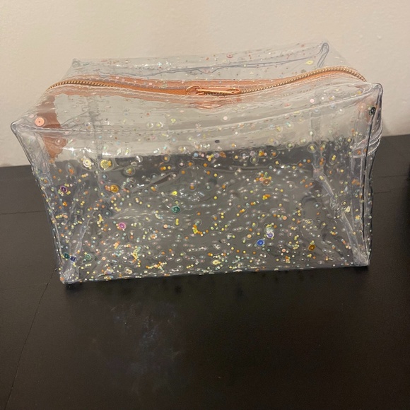 Makeup Bag Clear with Rose gold Zipper Large $15 - Picture 2 of 4